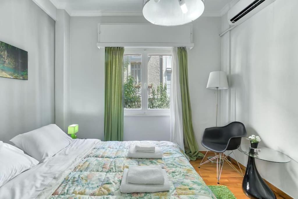 2Bdr Olympianzeus Apt With Netflix Athén Kültér fotó