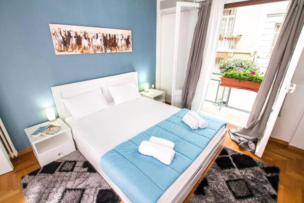 2Bdr Olympianzeus Apt With Netflix Athén Kültér fotó
