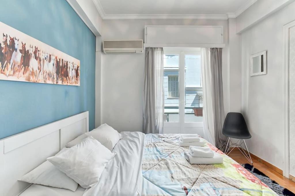 2Bdr Olympianzeus Apt With Netflix Athén Kültér fotó