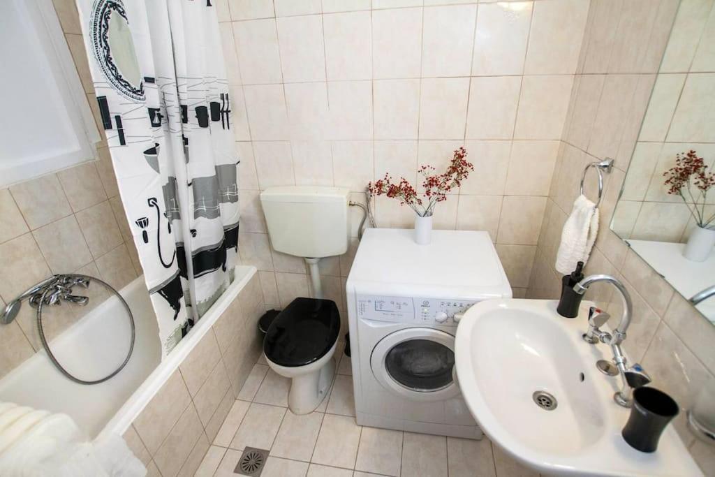 2Bdr Olympianzeus Apt With Netflix Athén Kültér fotó