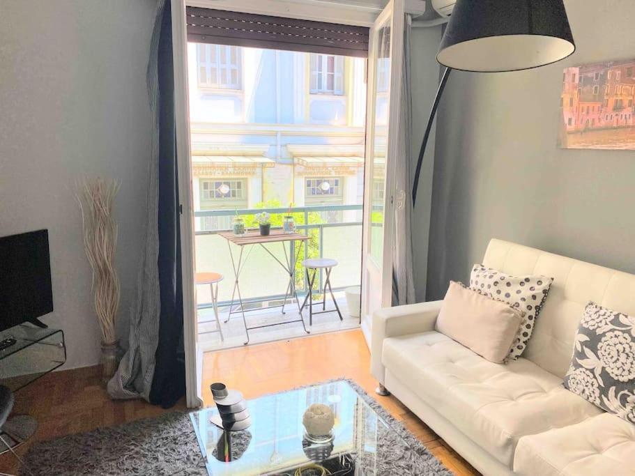 2Bdr Olympianzeus Apt With Netflix Athén Kültér fotó