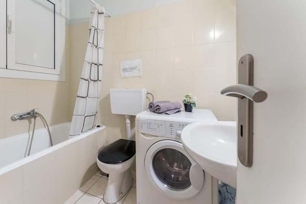 2Bdr Olympianzeus Apt With Netflix Athén Kültér fotó